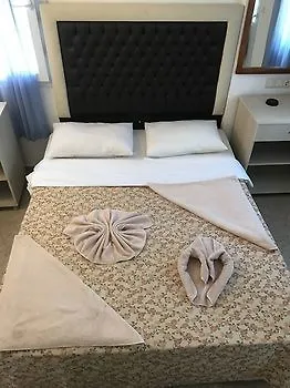 R.e.d. ホテル 3*